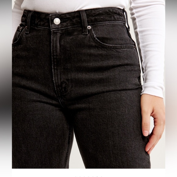 Abercrombie Curve Love 90s Straight Ultra High Rise Black Jean - 26/2 - Picture 5 of 9